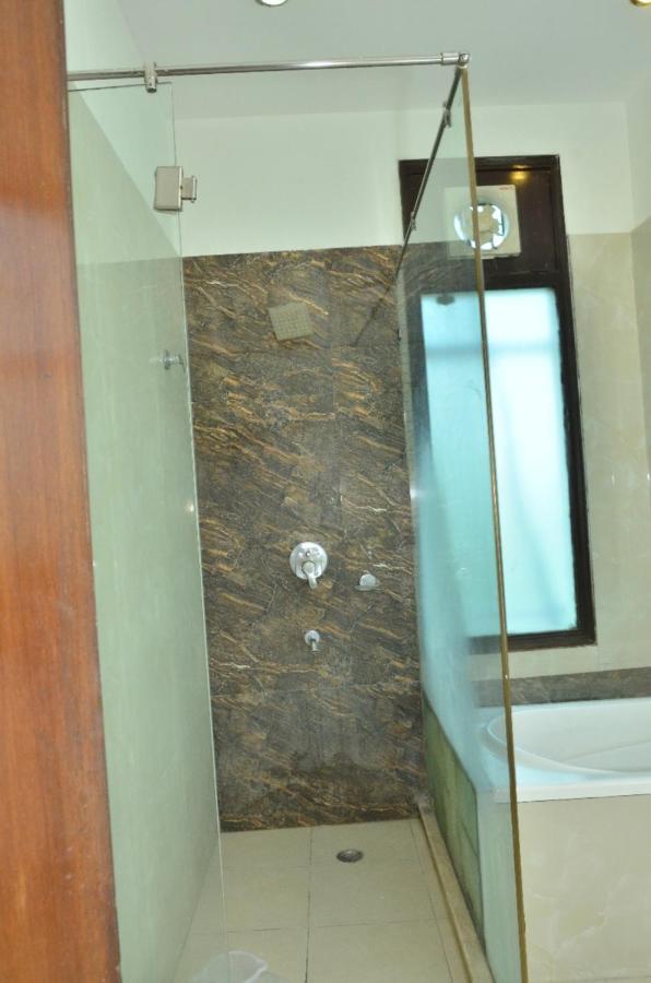Ddr Hotel Residency Gurgaon Buitenkant foto