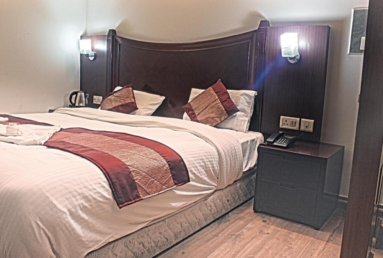 Ddr Hotel Residency Gurgaon Buitenkant foto
